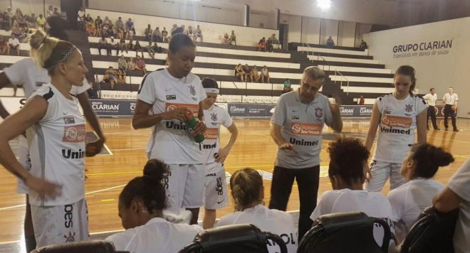 Sem sustos, Corinthians venceu facilmente o XV Piracicaba em seu primeiro amistoso preparatório para a LBF CAIXA (Divulgação/Corinthians)