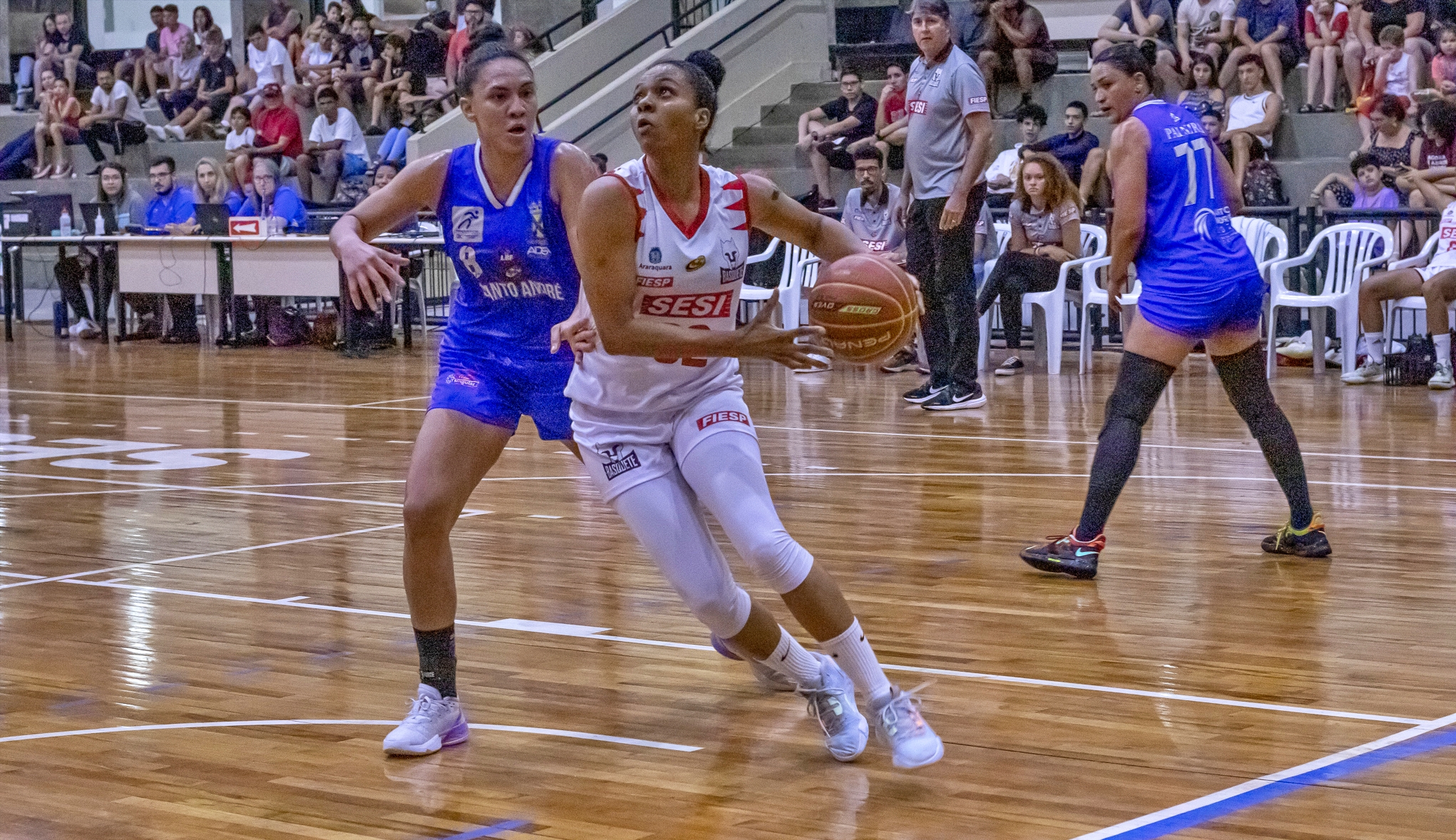 Sesi Araraquara vence a terceira seguida no Paulista de Basquete