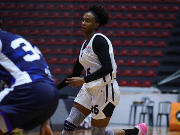 Thayna Silva durante jogo do campeonato paulista 