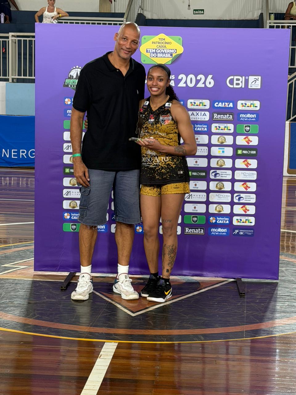 Connie Clark, ala norte-america do Sodiê Mesquita conquista primeiro MVP do time na temporada